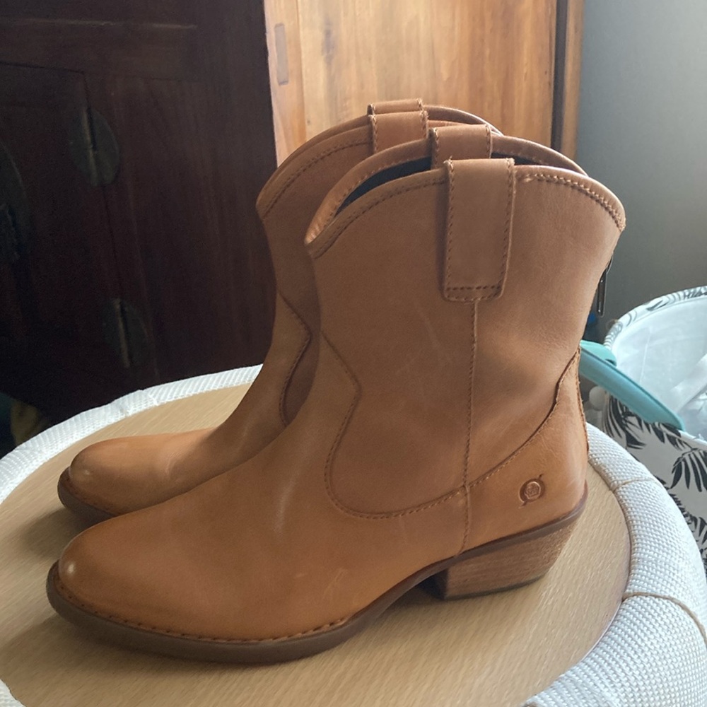 Born WYND Ankle Boots Leather Born Sole Sz 7.5 Natural Color